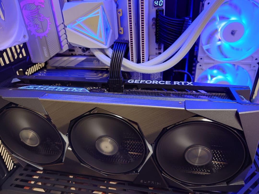 グラフィックボード・グラボ・ビデオカード MSI GeForce RTX5090 32G SUPRIM SOC