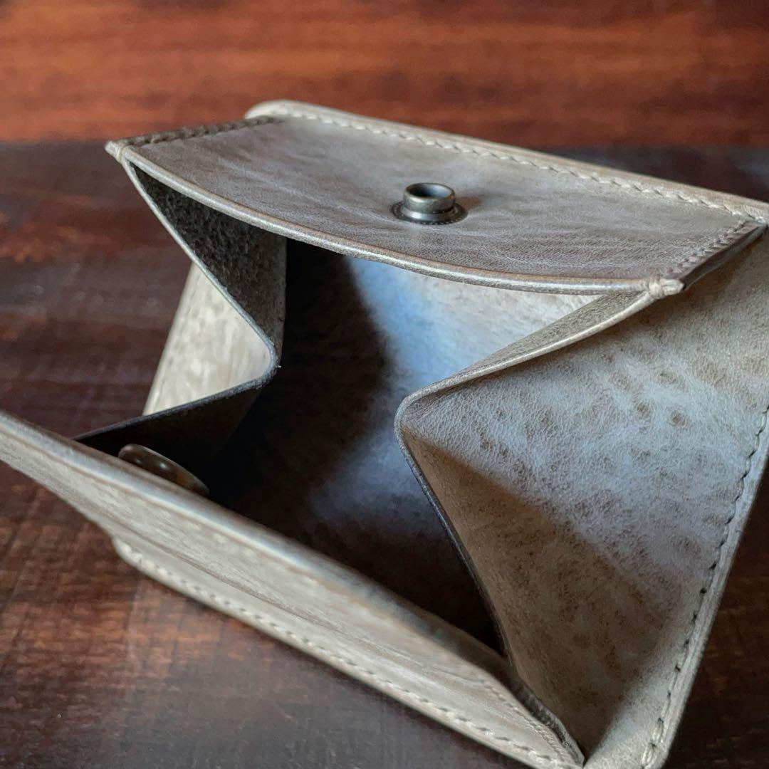 《小銭 ＆ カード》ミニマルレザーウォレット（グレー）