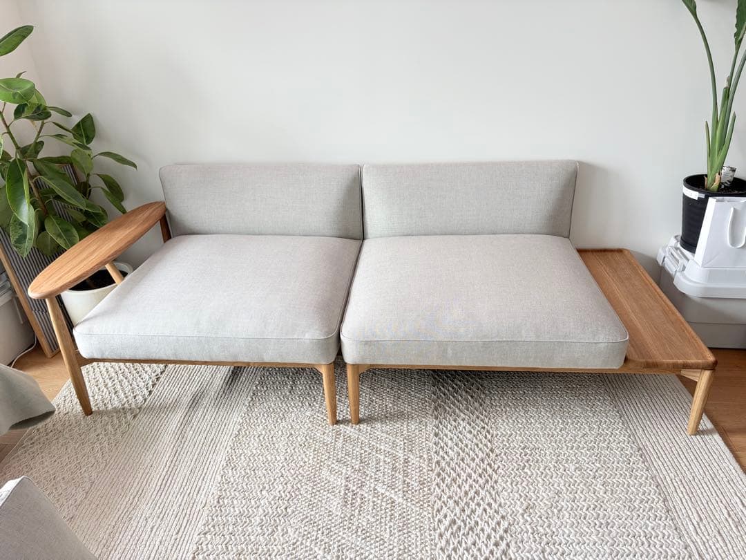 ①CARL HANSEN & SON Embrace Sofa