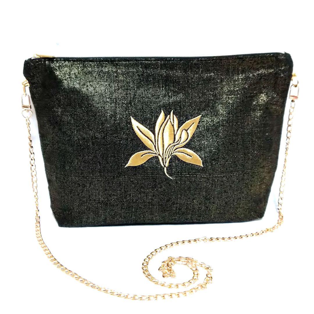 CHANEL ヴァニラ 華 刺繍 金色 黒 ショルダーバッグ ポーチ シャネル