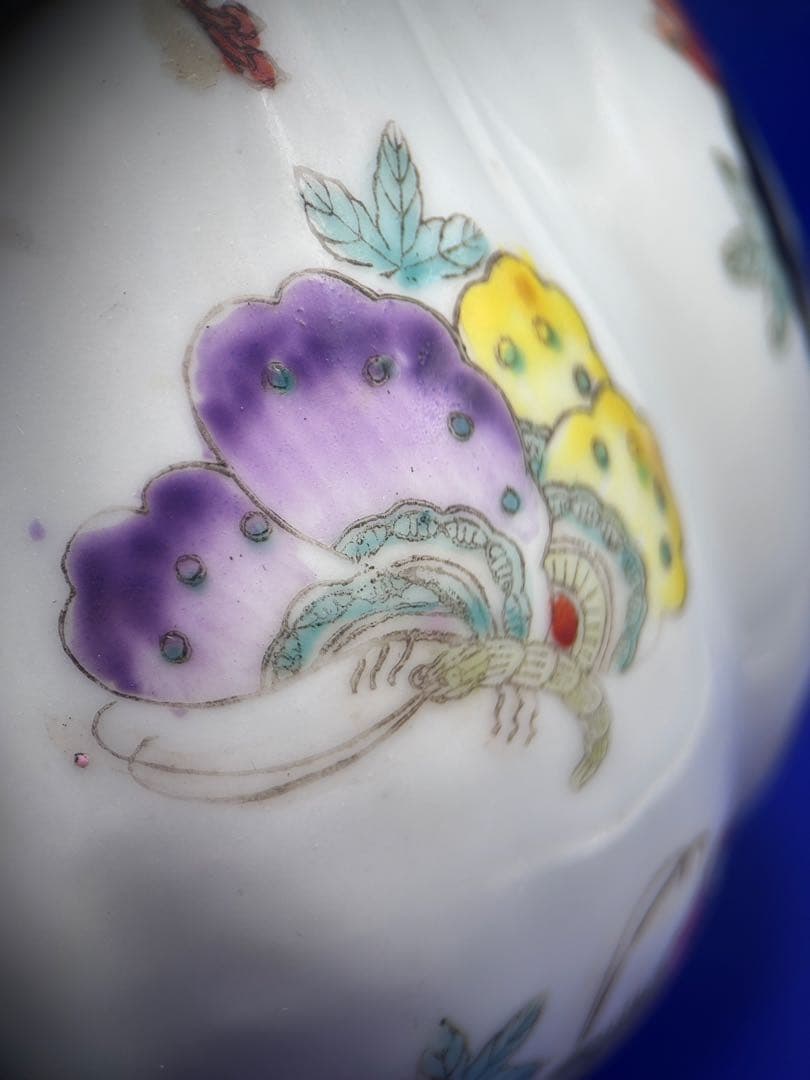 中国古玩 唐物 大清乾隆年製 款 粉彩 百蝶文 瓢箪型 蓋付壺 時代物