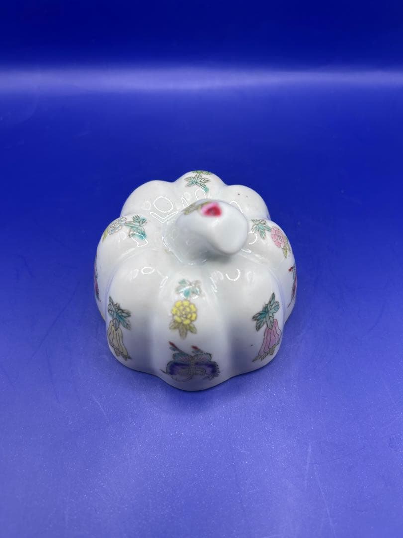 中国古玩 唐物 大清乾隆年製 款 粉彩 百蝶文 瓢箪型 蓋付壺 時代物