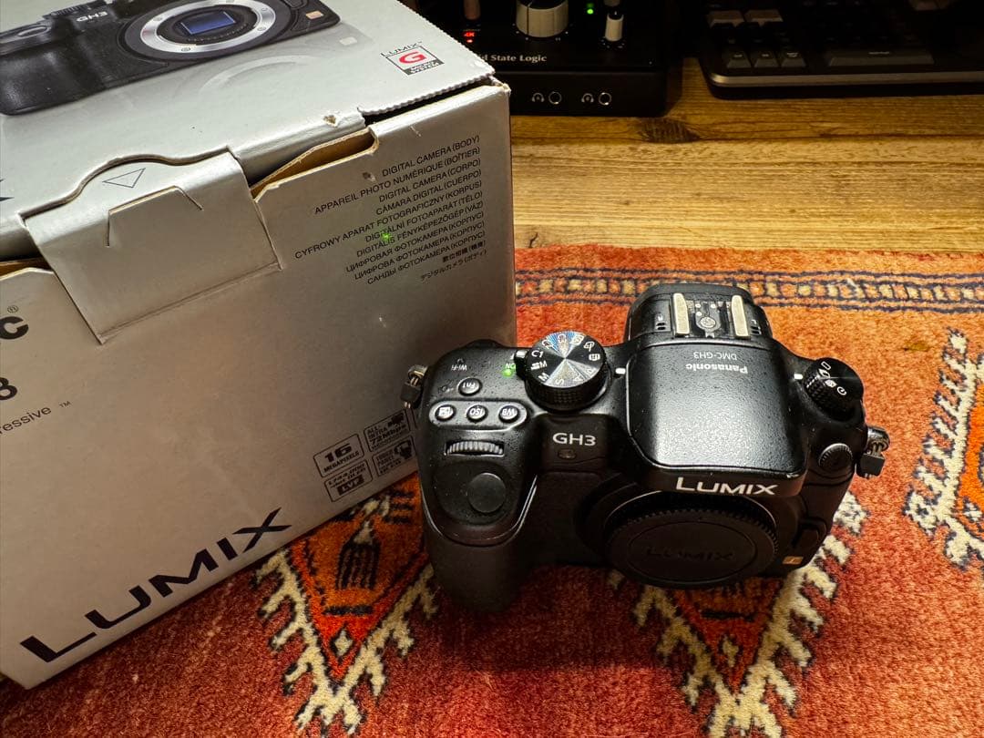 Panasonic ｜ DMC-GH3 + 複数バッテリー・カプラー付属