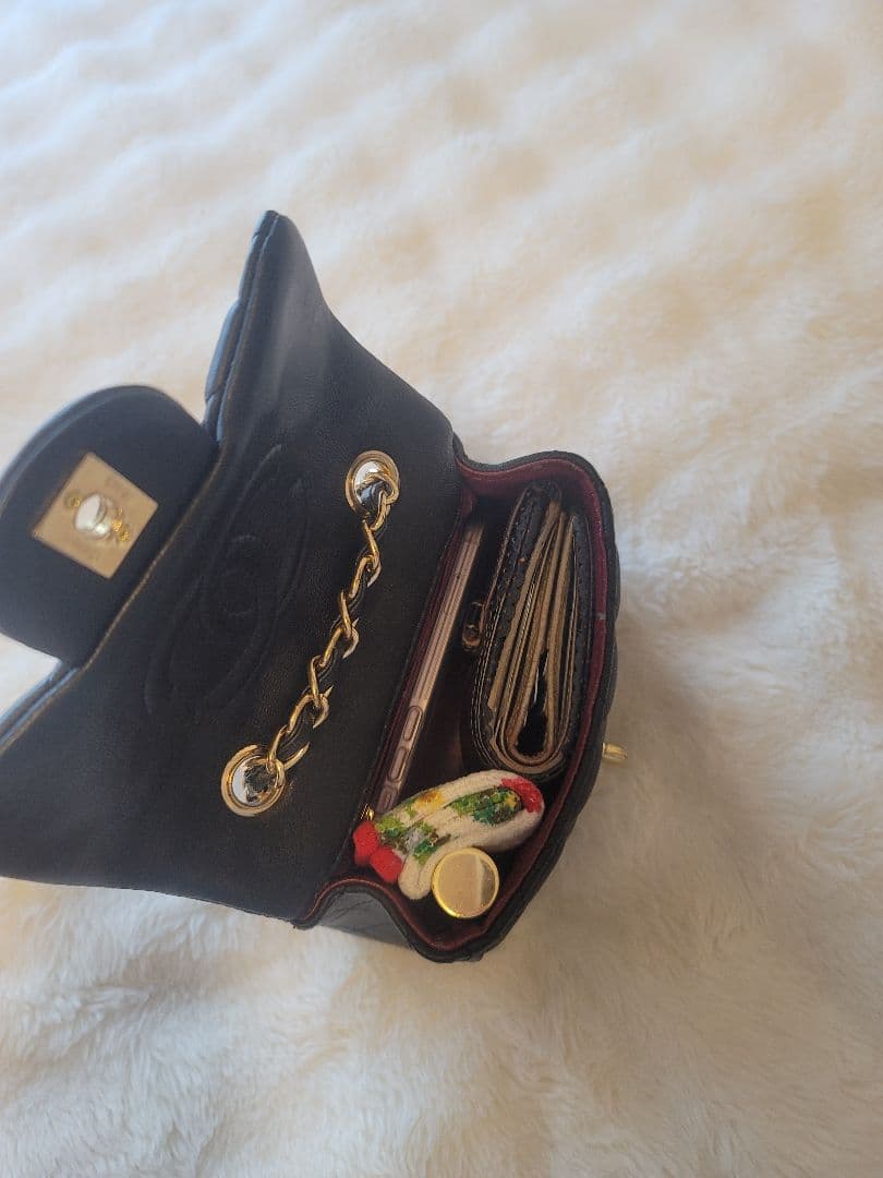 ノベルティ CHANEL 黒 キルティング ショルダーバッグ ミニマトラッセ