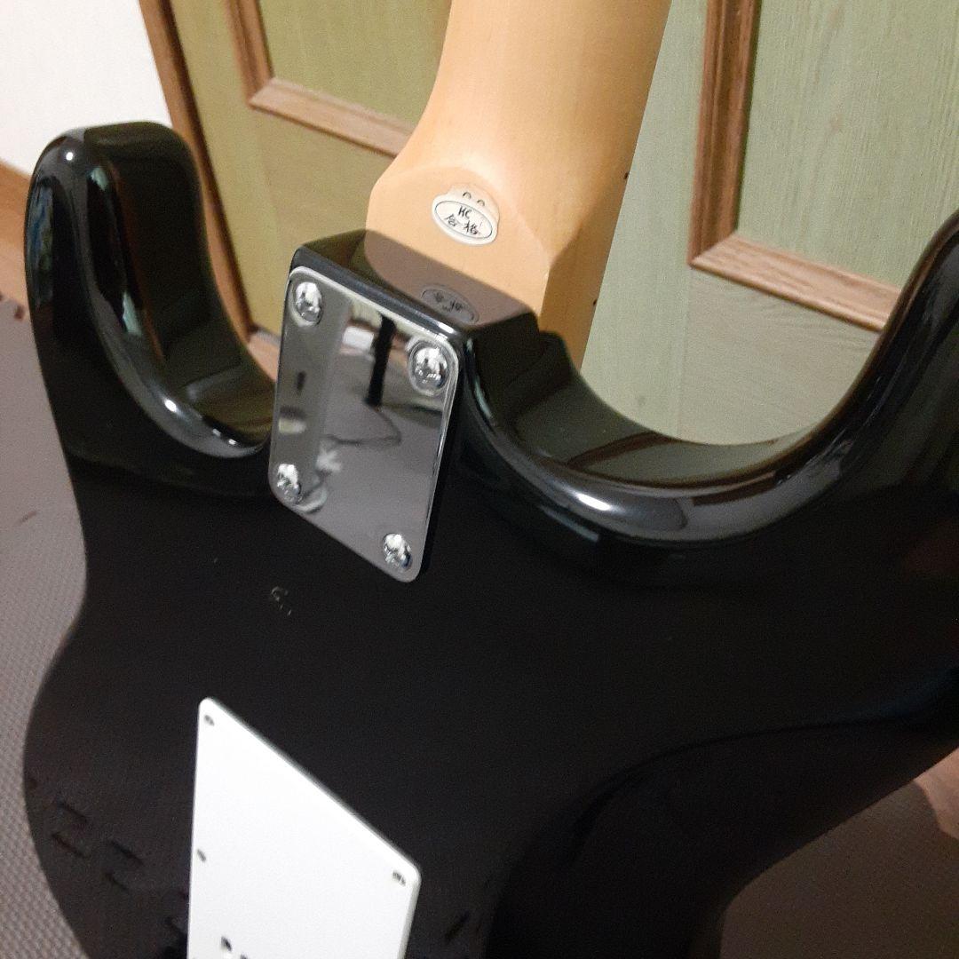 フォトジェニック　ブラック エレキギター　ストラト
