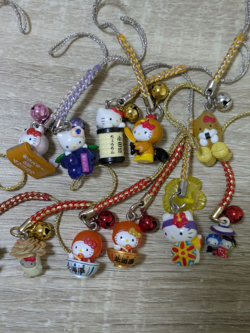 ハローキティ　ご当地キティ　根付けストラップ　20個