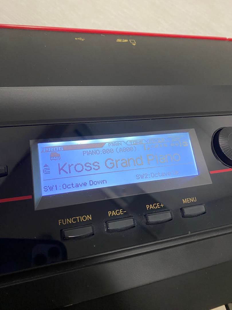 KORG KROSS-88 シンセサイザー　ケース付き