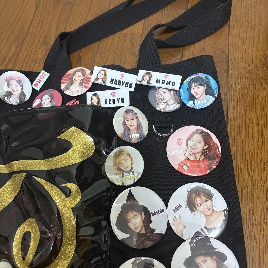 TWICE トートバッグ バッジ付き