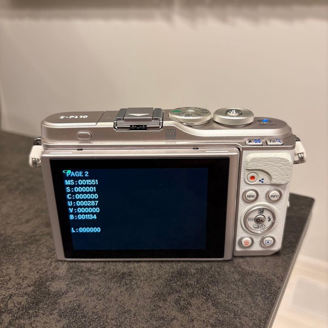 【美品】OLYMPUS PEN E-PL10 ダブルズームキット ホワイト