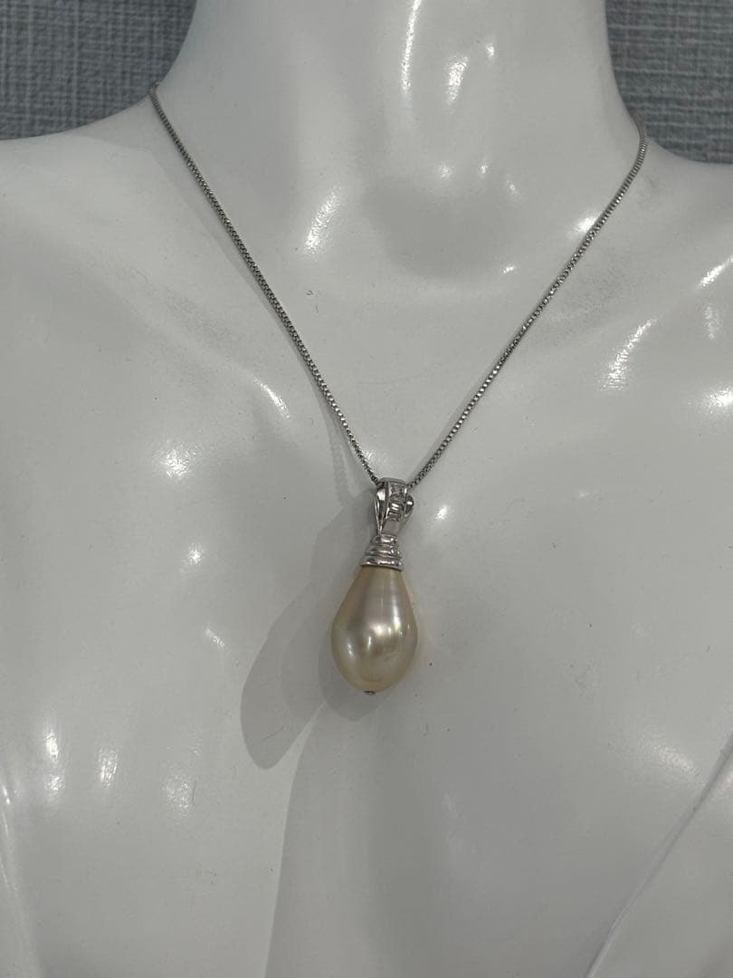 白蝶バロック南洋真珠　乳白色(ニュウハクショク)カラーペンダント新品（N602）