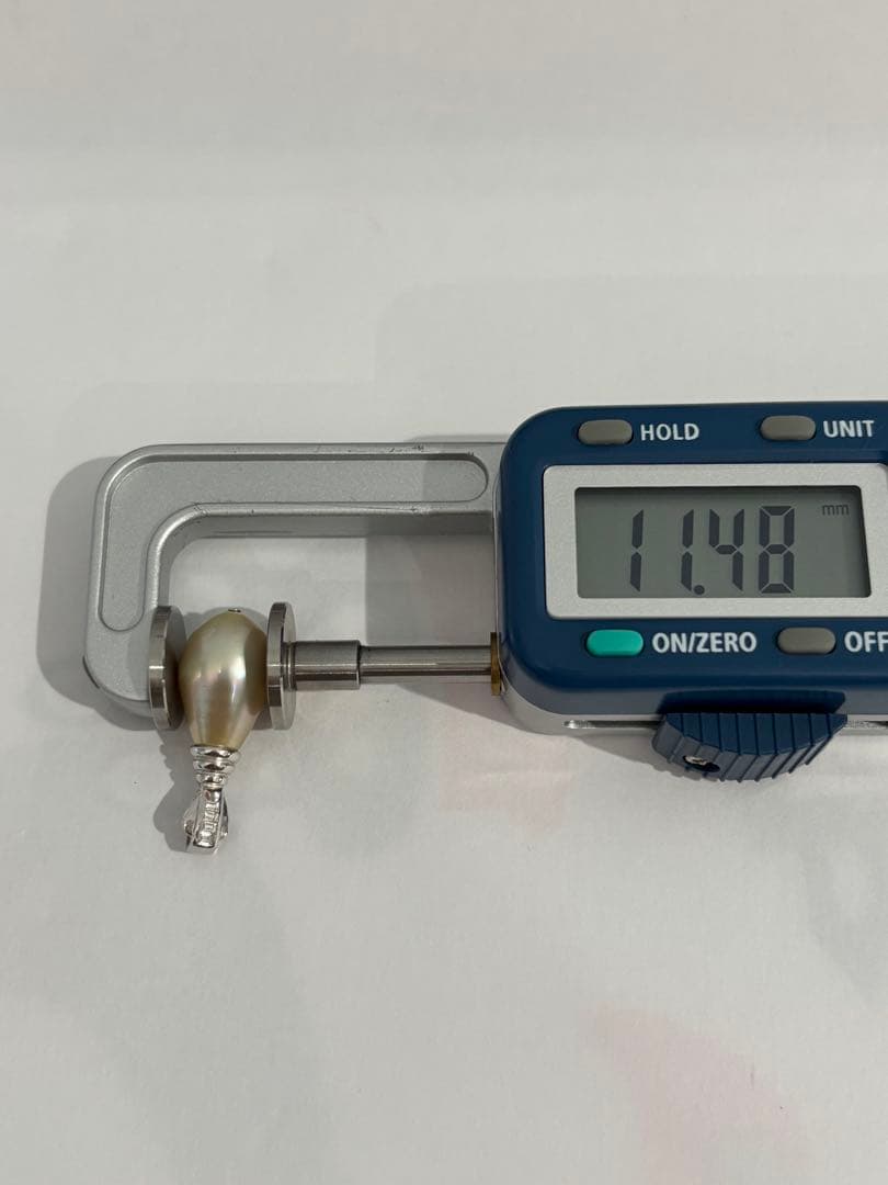 白蝶バロック南洋真珠　乳白色(ニュウハクショク)カラーペンダント新品（N602）