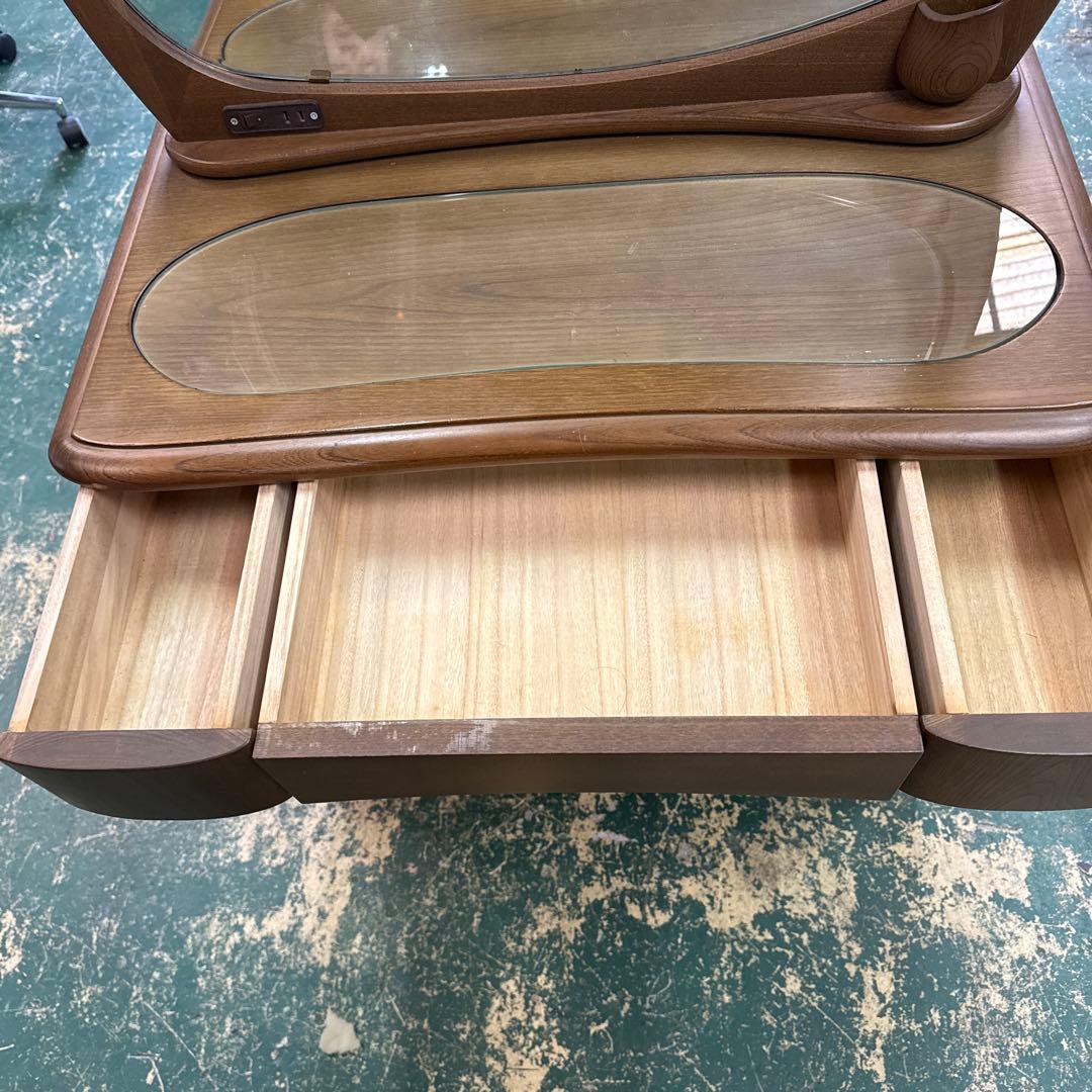 レトロ　ドレッサー