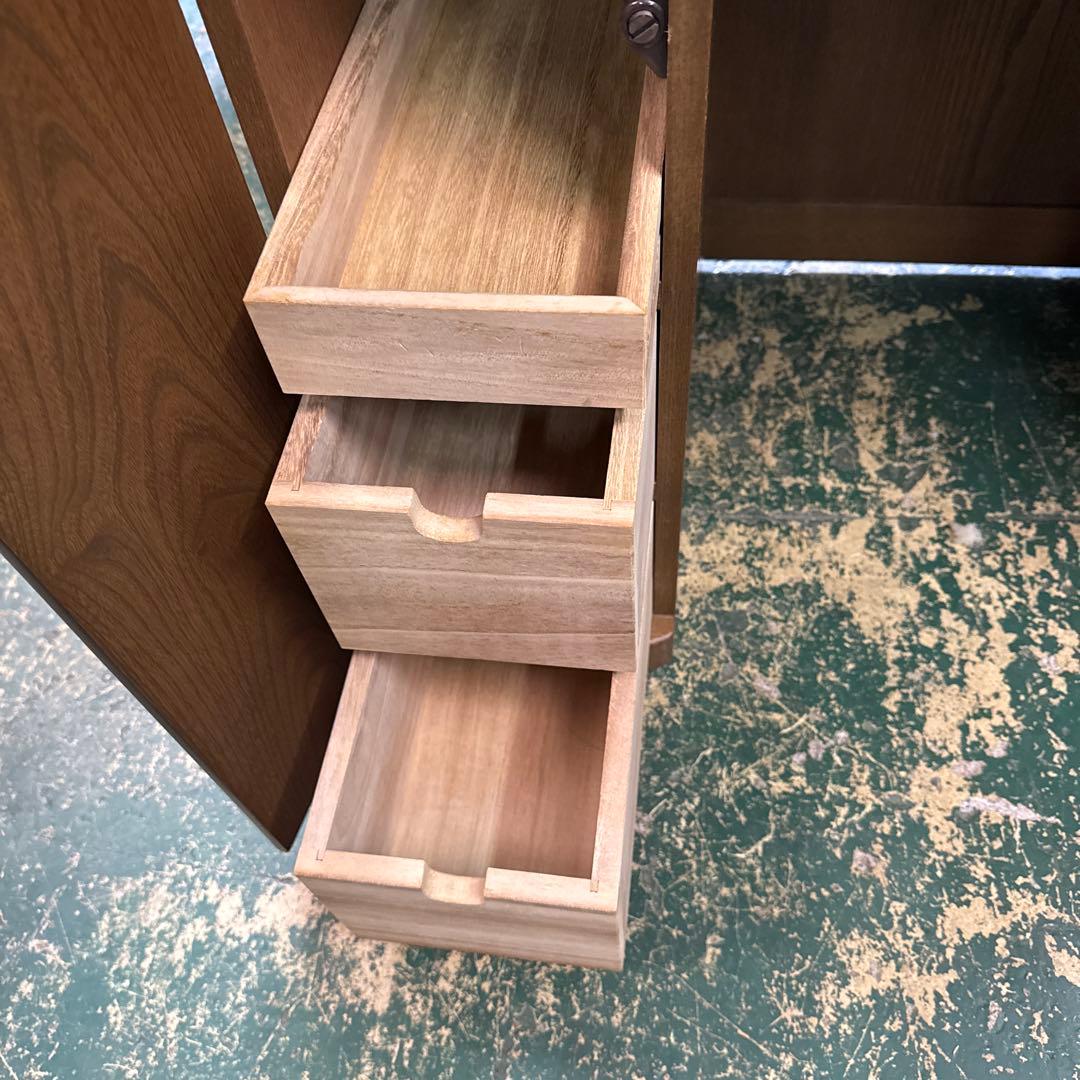 レトロ　ドレッサー