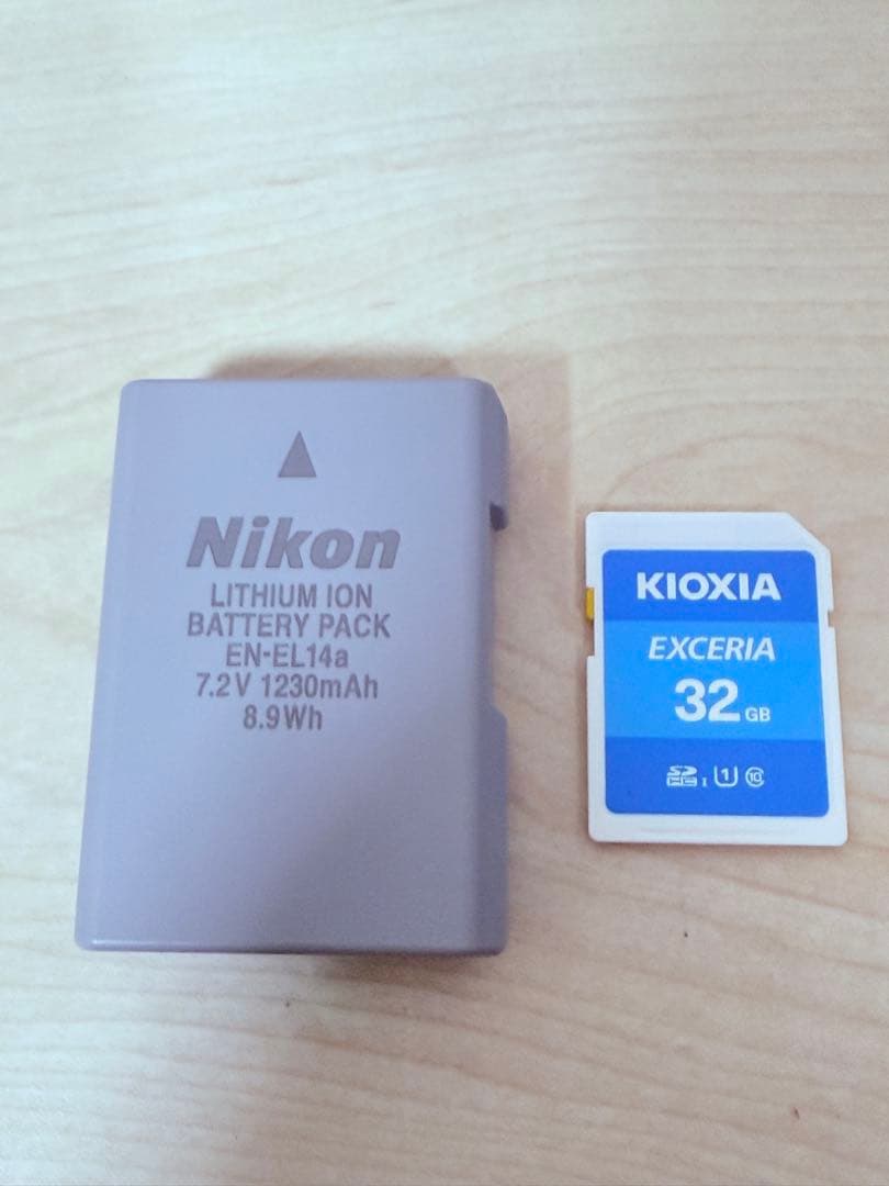 ニコン Nikon D3300 レンズ付き