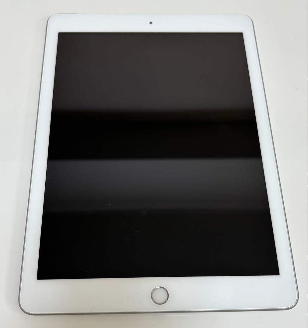 iPad 第6世代 32GB Wi-Fi＋Cellular シルバー