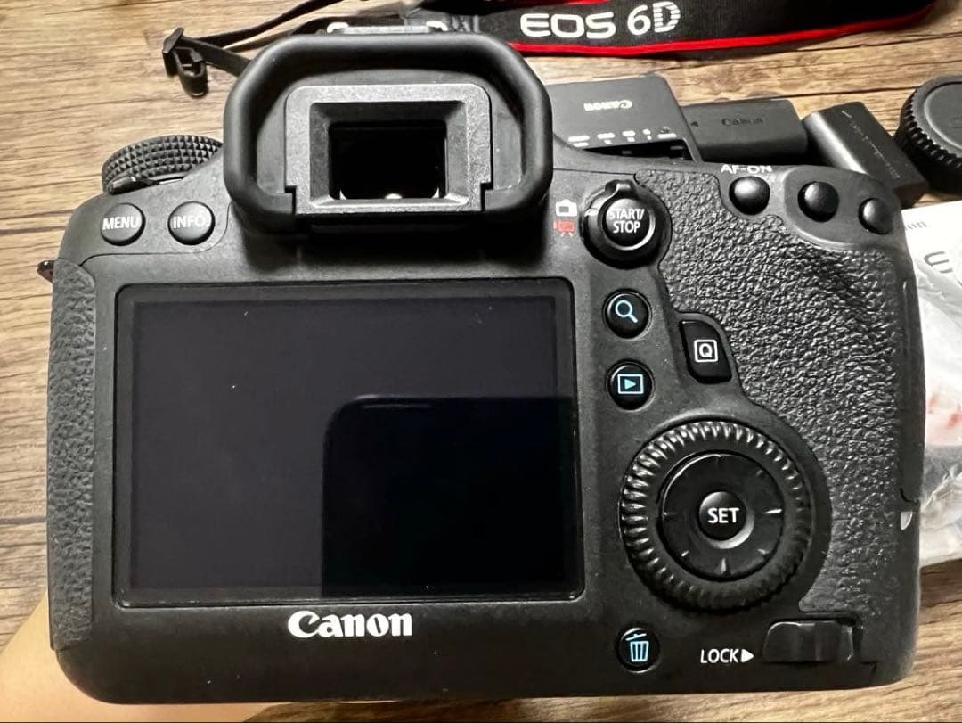 Canon EOS 6D (WD) 24-70 F4L IS USMキット