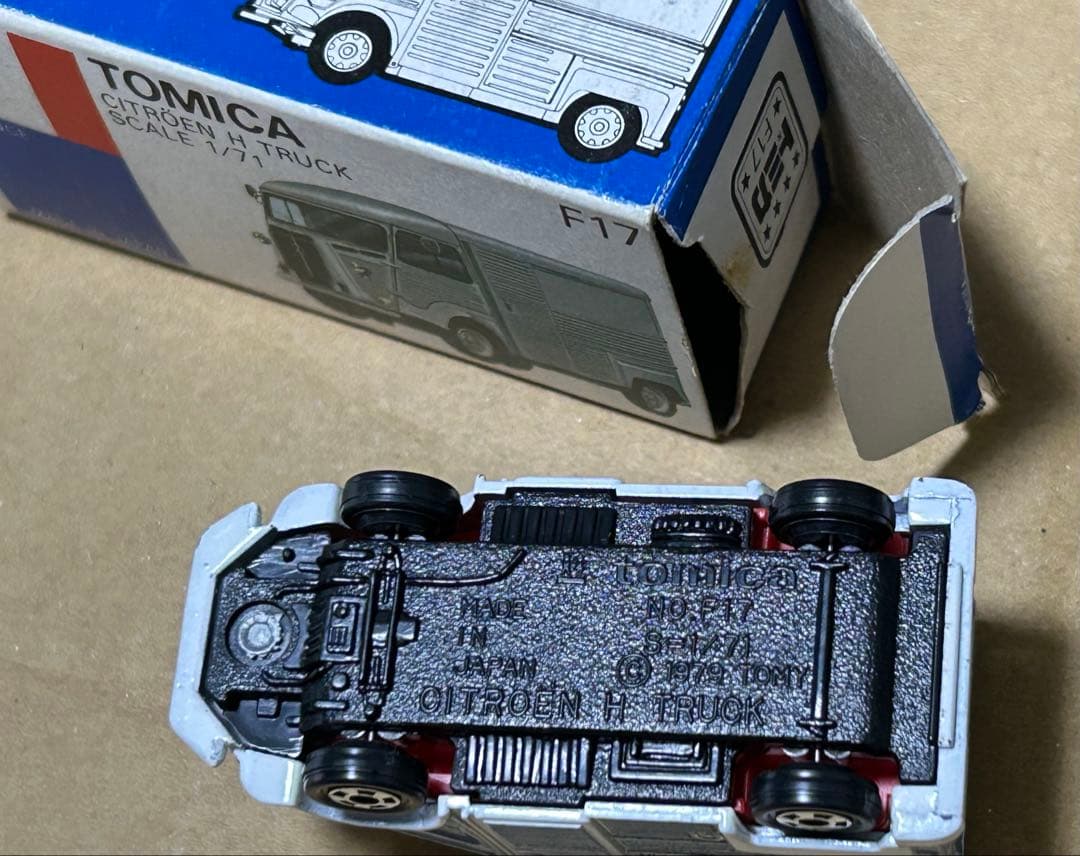 トミカ シトロエン Hトラック AKAI TORI 白
