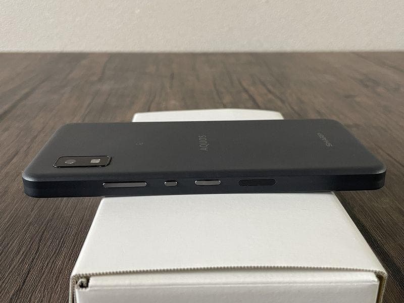 ③【美品】AQUOS　SH-M20　本体　SIMフリー　64GB　ブラック