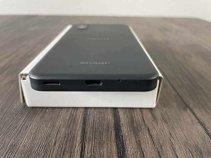 ③【美品】AQUOS　SH-M20　本体　SIMフリー　64GB　ブラック
