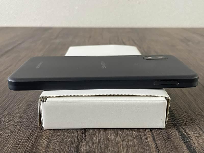 ③【美品】AQUOS　SH-M20　本体　SIMフリー　64GB　ブラック