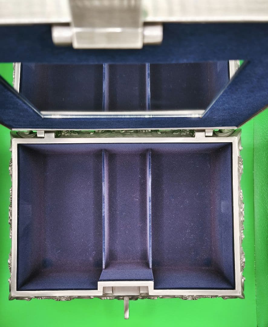 【重厚】アンティーク調 金属製ジュエリーボックス 2段