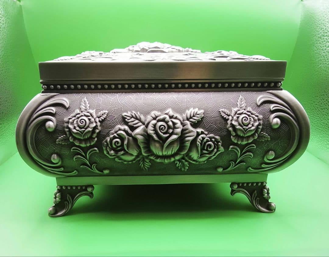 【重厚】アンティーク調 金属製ジュエリーボックス 2段