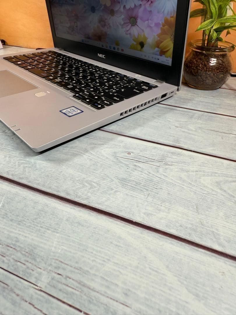 大特価❣️第7世代Core i3☘️コンパクトノートPC☘️爆速SSD✨TYPE-C