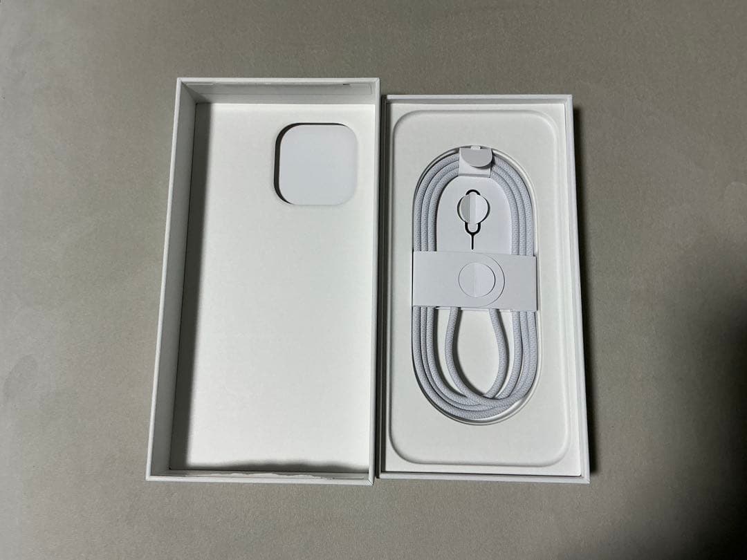 【美品】iPhone 16Pro Max 256GB SIMフリー