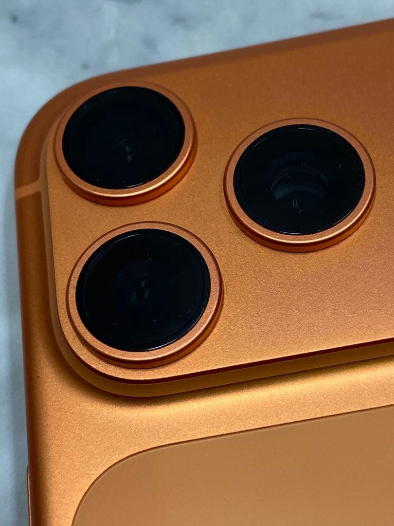 iPhone 17 Pro 256GB コズミックオレンジカラー 本体&カバー付