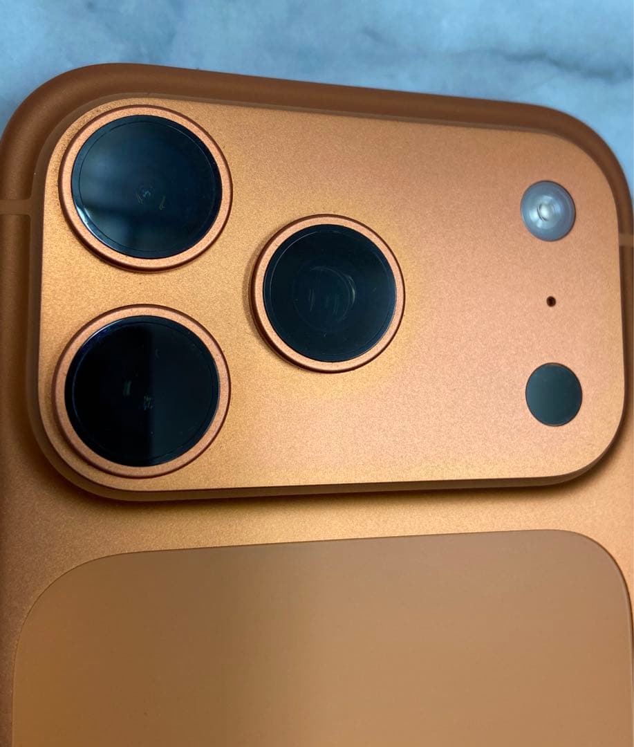 iPhone 17 Pro 256GB コズミックオレンジカラー 本体&カバー付