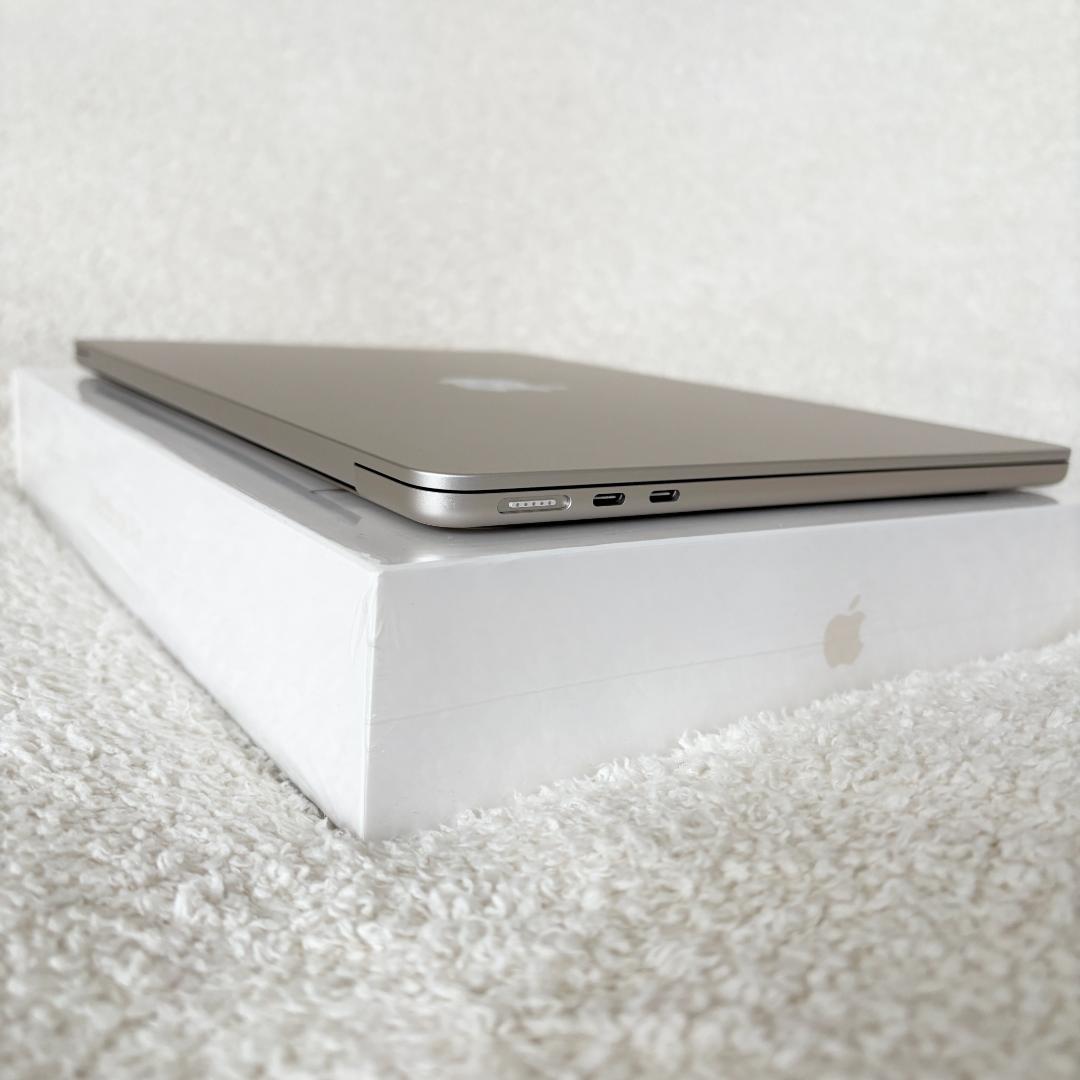 【美品】MacBook Air M2 512GB SSD 16GB RAM