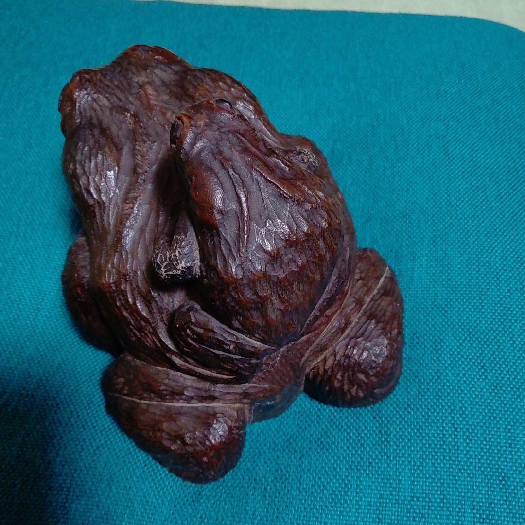 手掘りの親子カエルです。自宅の蔵出しですが時代物と思います。最終価格。