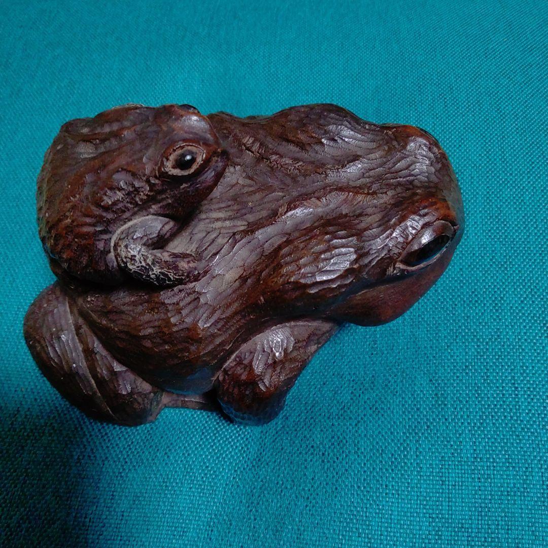 手掘りの親子カエルです。自宅の蔵出しですが時代物と思います。最終価格。