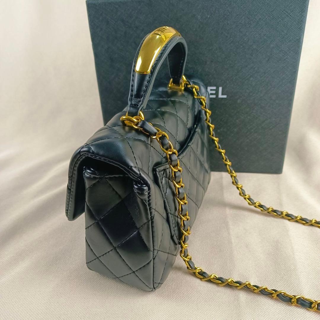 CHANELノベルティハンドル ゴールドロゴプレート キルティング バッグ非売品