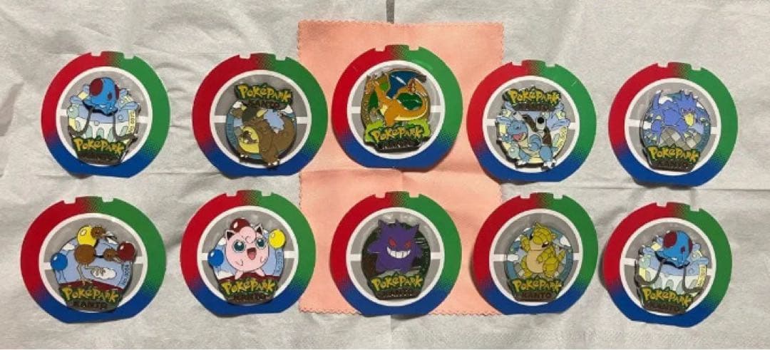 【10個セット】ポケパークカントー超レア！151種バッジ リザードン ゲンガー