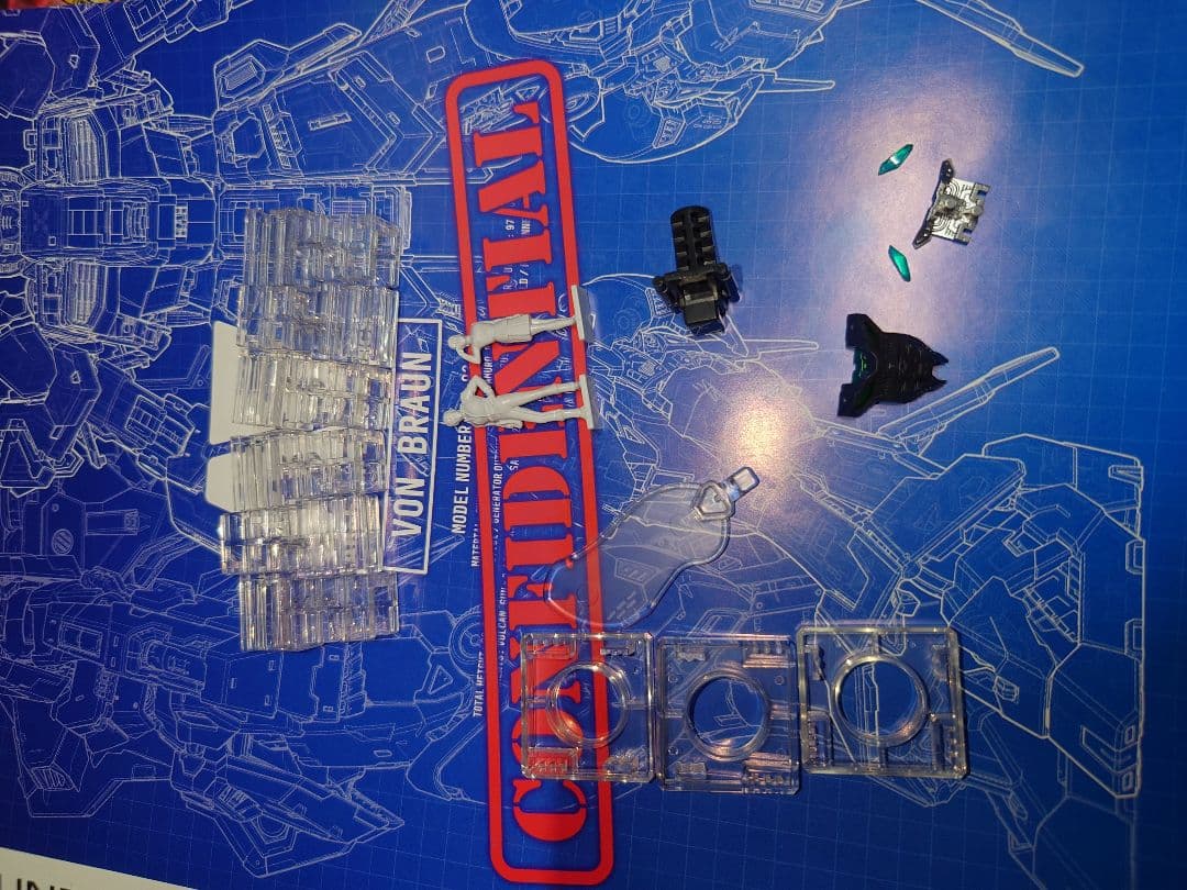 PG UNLEASHED 1/60 νガンダム　完成品