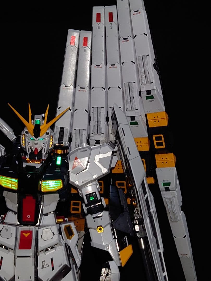 PG UNLEASHED 1/60 νガンダム　完成品