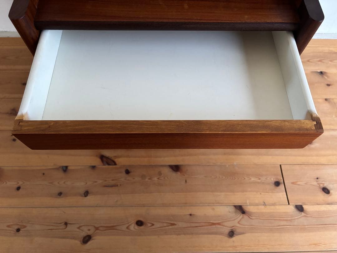 北欧ヴィンテージ　デンマーク　チーク　キャビネット