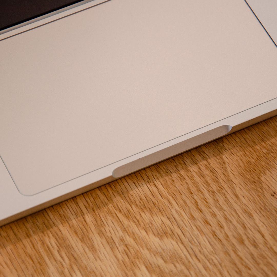 Apple MacBook Air 13インチ M4 16GB 256GB US