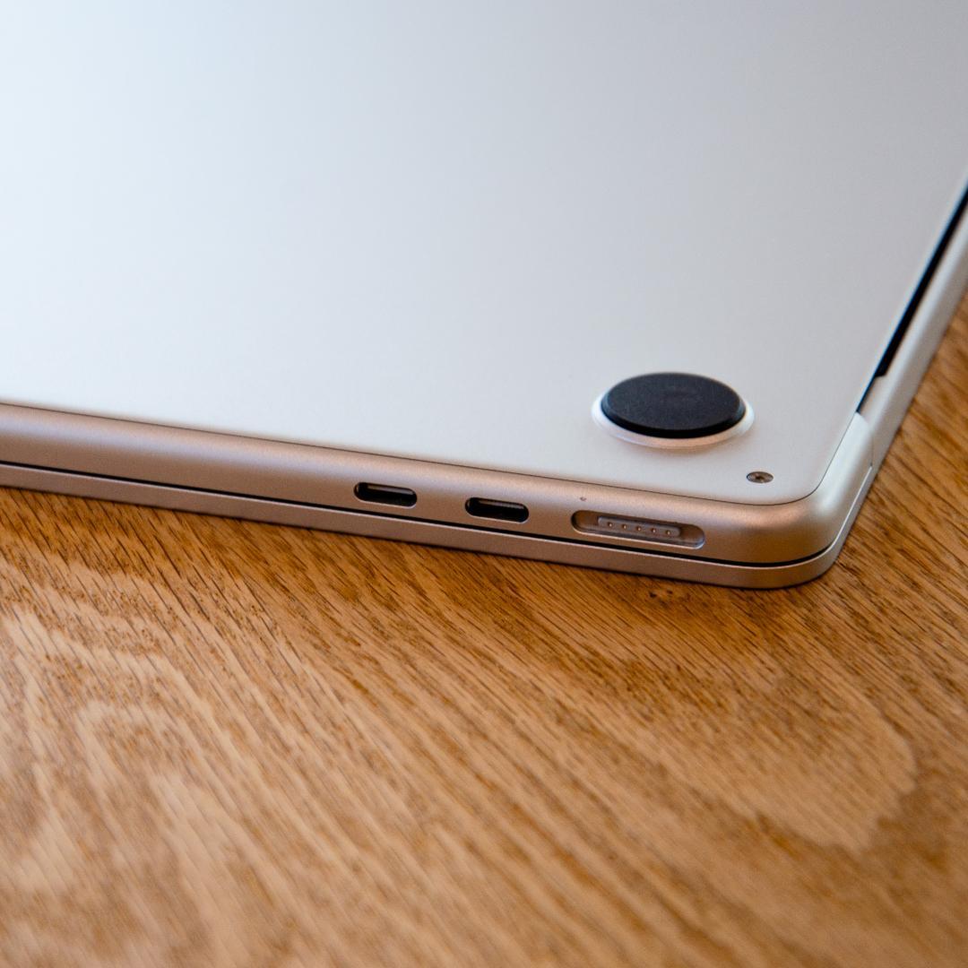 Apple MacBook Air 13インチ M4 16GB 256GB US