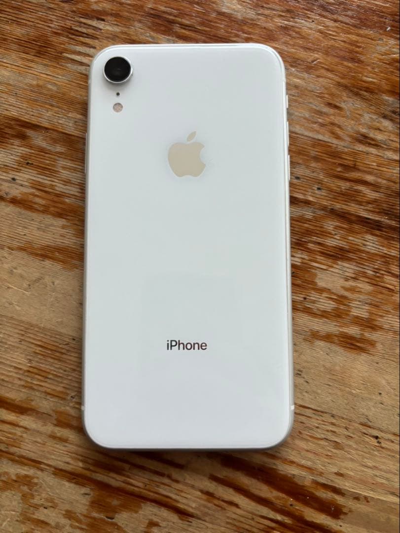 【美品】Apple iPhone XR ホワイト 本体