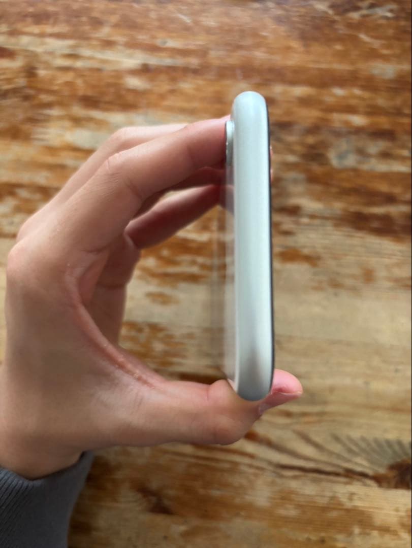 【美品】Apple iPhone XR ホワイト 本体