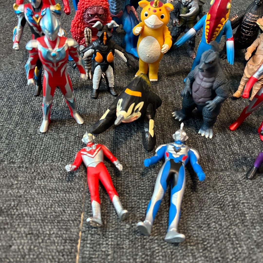 ウルトラマン　怪獣　ソフビセット 22体　収納BOX付き