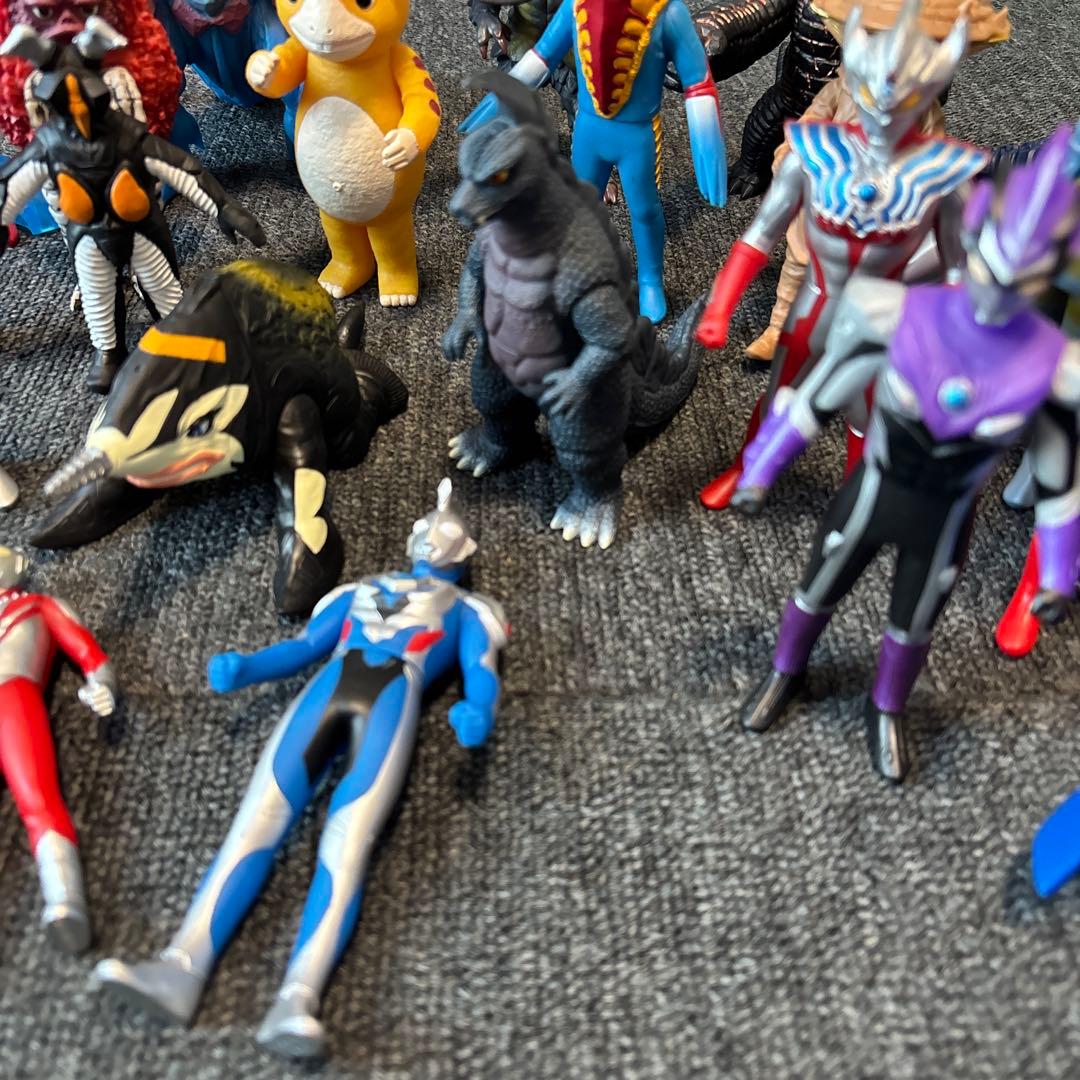 ウルトラマン　怪獣　ソフビセット 22体　収納BOX付き