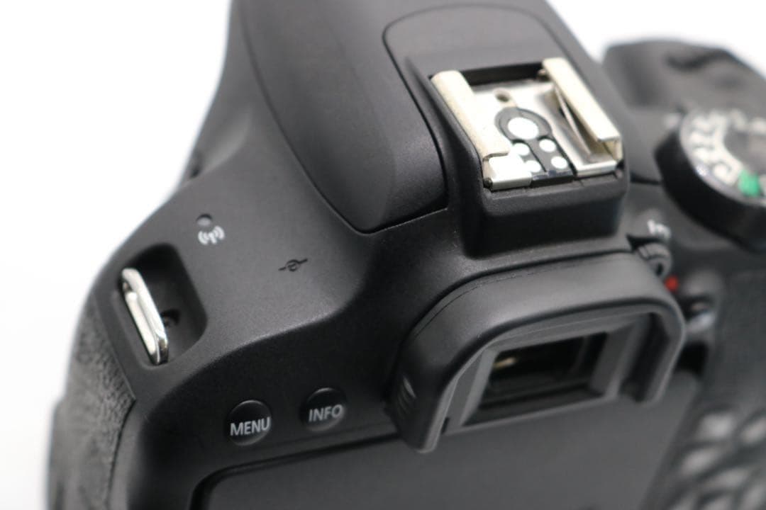 超美品ですが訳あり 【Canon EOS Kiss X9i ダブルレンズセット】