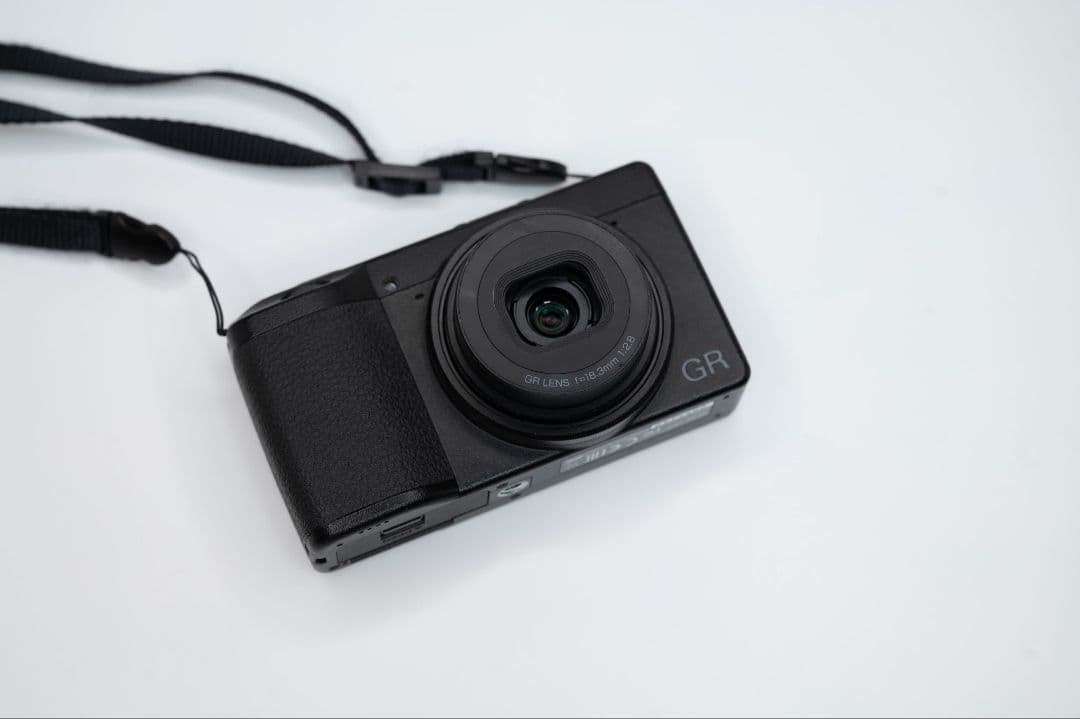 RICOH GR DIGITAL III 本体と付属品