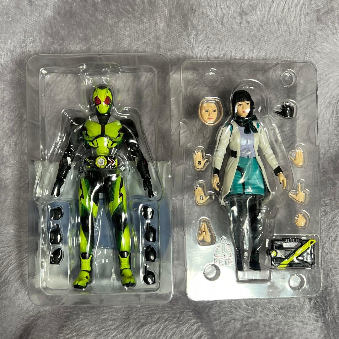 ゼロワン リアライジングホッパー&イズ　S.H.フィギュアーツ