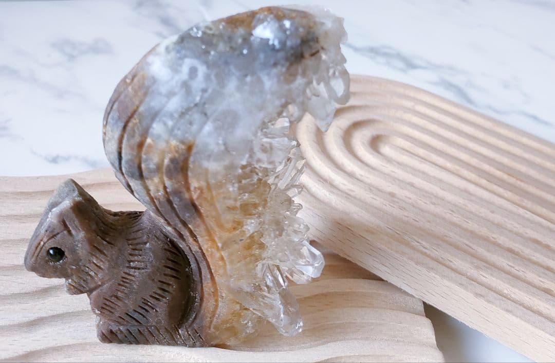 【天然水晶】クリスタルクラスターのリスさん
