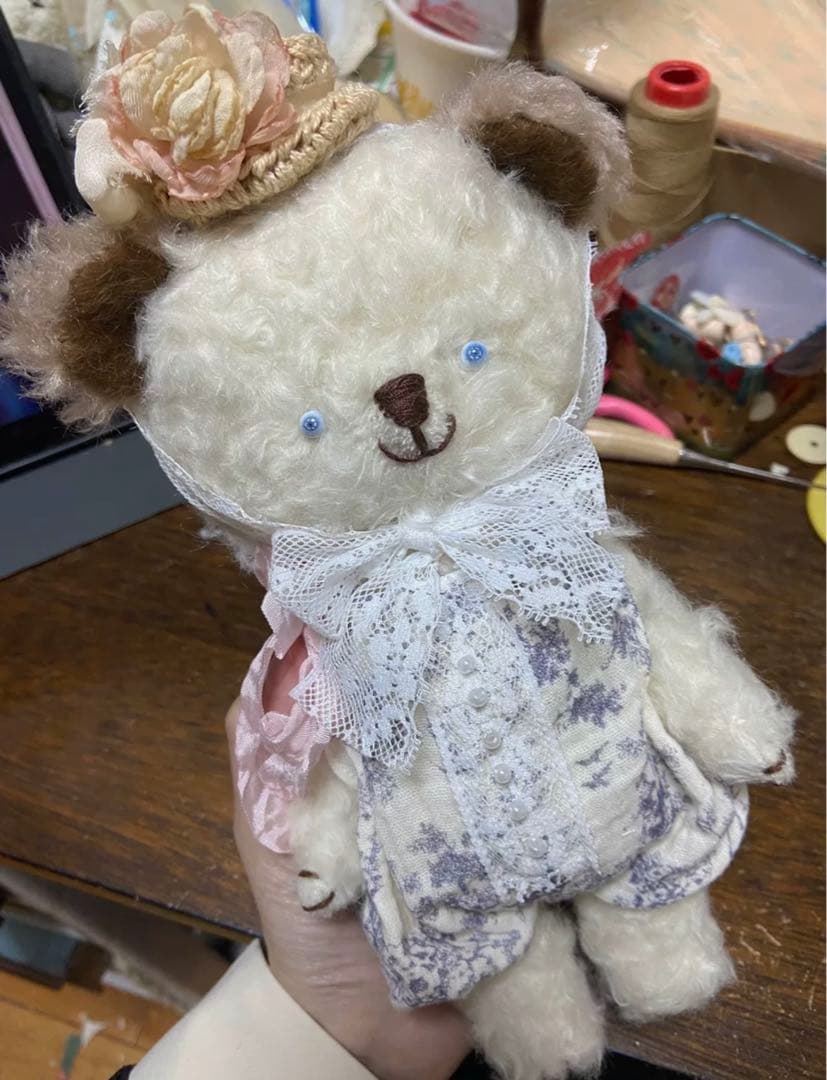 控えめの白熊ちゃん ぬいぐるみ 海外作家様 ハンドメイド テディベア 熊