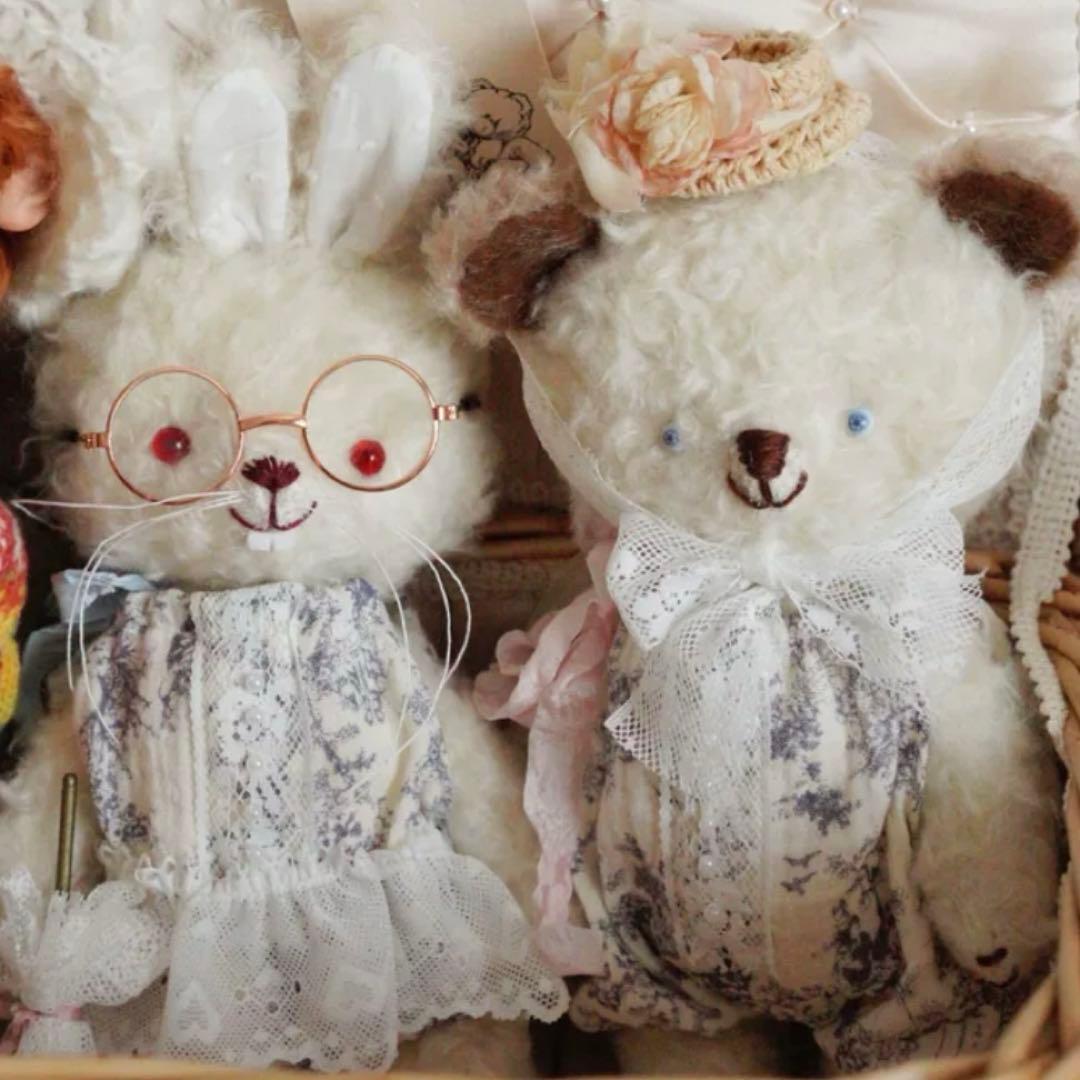 控えめの白熊ちゃん ぬいぐるみ 海外作家様 ハンドメイド テディベア 熊